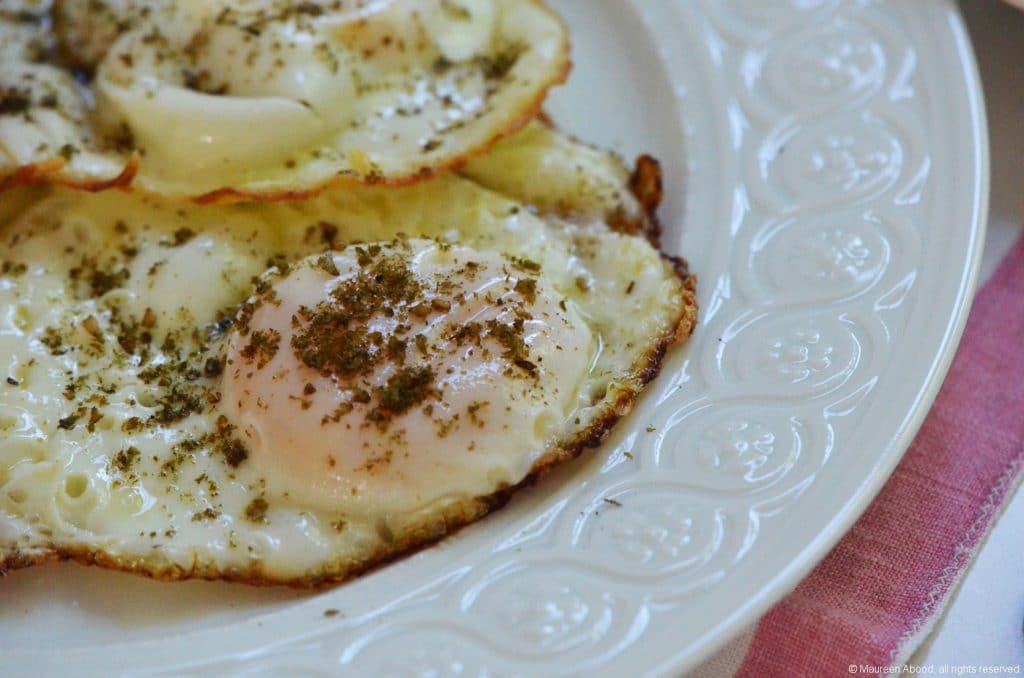 Za'atar fried eggs in olive oil