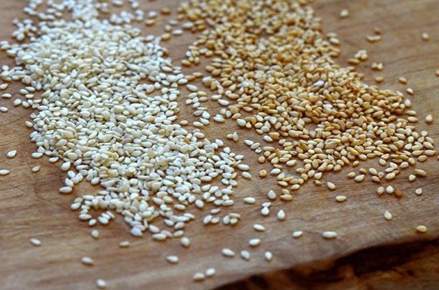 how-to-toast-sesame-seeds