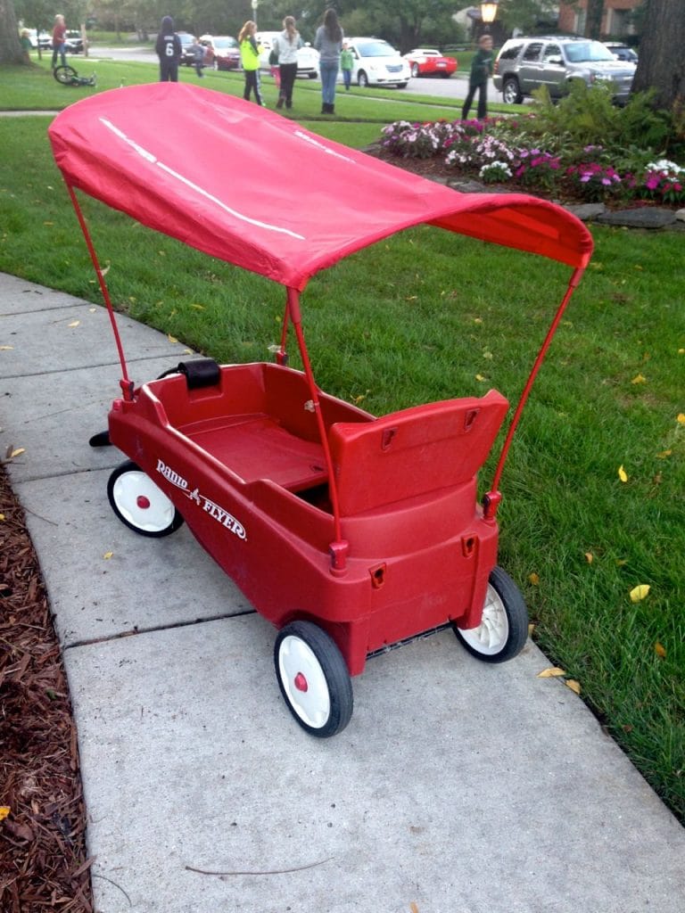 Red wagon, Maureen Abood