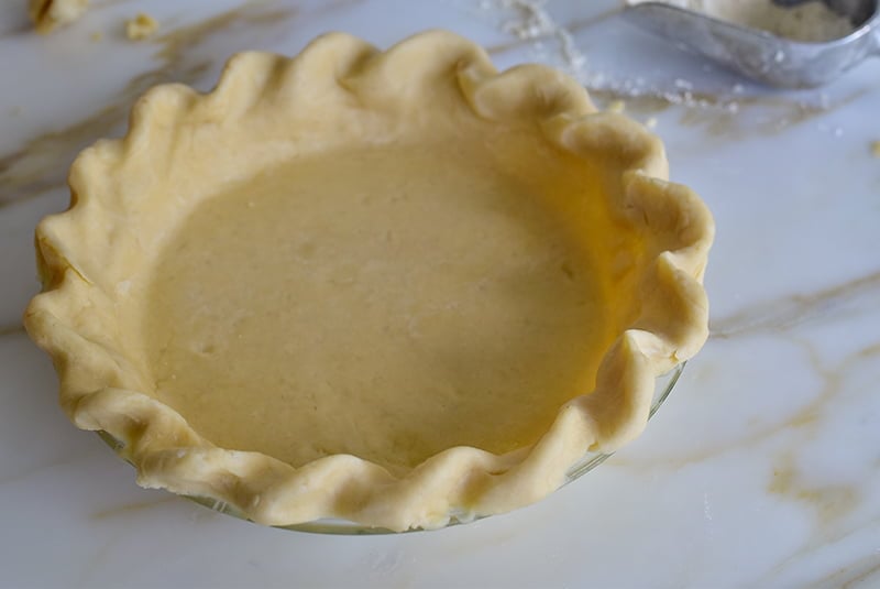 Pie crust with rope crimp edge