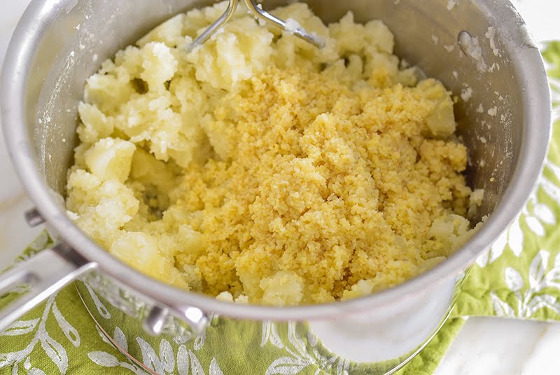 Mashed potatoes with bulgur in a pot