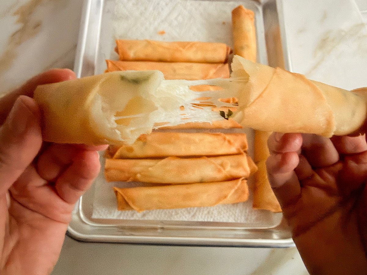 Pull apart cheese roll with melted cheese